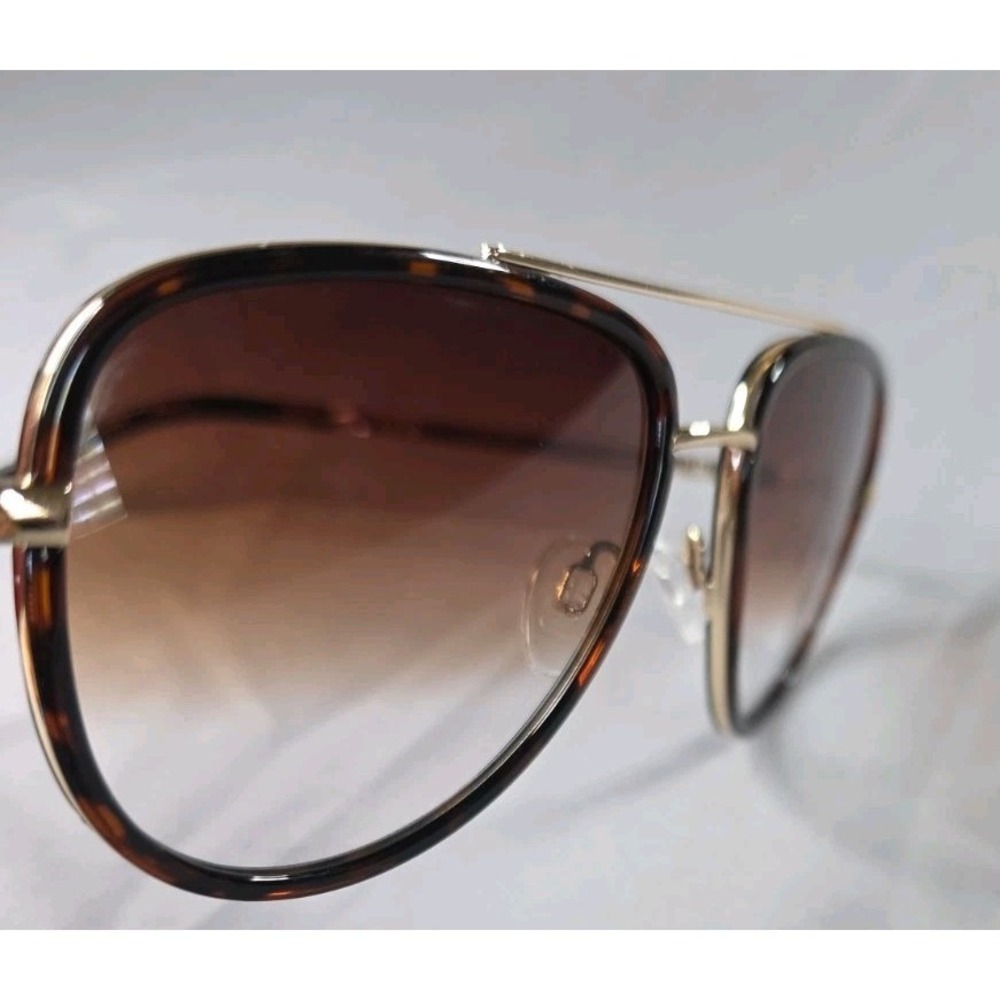 QUAY Australia "All In" Aviator Sunglasses – Tortoise Shell & Gold Frame W/ Case - Picture 9 of 16